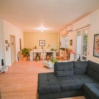 4locali in villa,3balconi,2 servizi + lavanderia