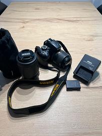 NIKON D3200 con obiettivi