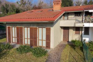 Villa di 194 m² con 4 locali e box auto a Galbiate