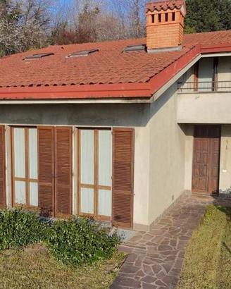Villa di 194 m² con 4 locali e box auto a Galbiate