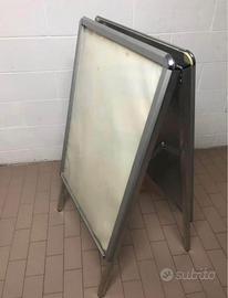 ESPOSITORE PORTA MANIFESTI