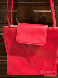 Borsa in vernice rossa