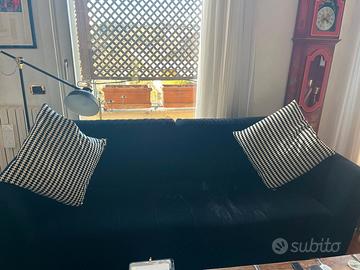 DIVANO COMODISSIMO