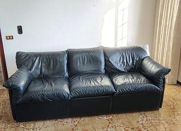 Divano più 2 poltrone