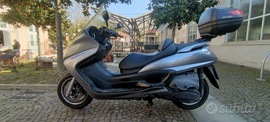 Majesty Yamaha 400