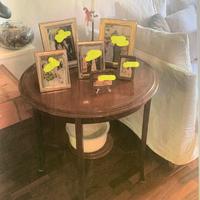 Tavolino rotondo di antiquariato