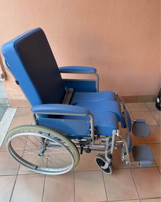 Sedia a rotelle poltrona geriatrica polifunzionale