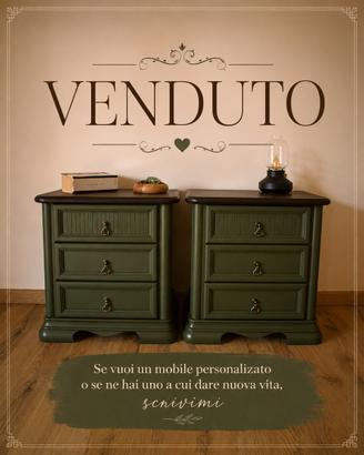 Comodini in legno massello restaurati