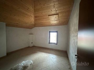 Immobile in asta di 49 m² con 2 locali a Envie