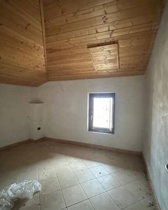 Immobile in asta di 49 m² con 2 locali a Envie