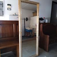 specchio verticale con cornice 