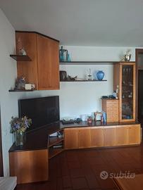 mobile angolare per soggiorno/taverna