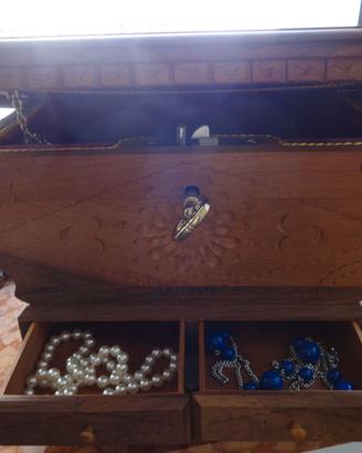 Bauletto in legno.
