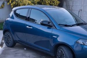  lancia ypsilon Mild  hibrid gold