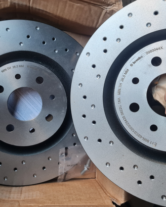 Dischi brembo baffati e forati da 305
