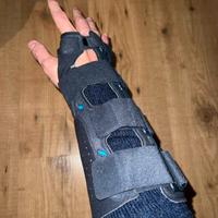 Tutore Polso Destro – Supporto Ortopedico per Frat