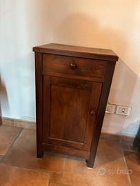comodino antico