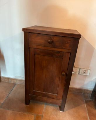 comodino antico