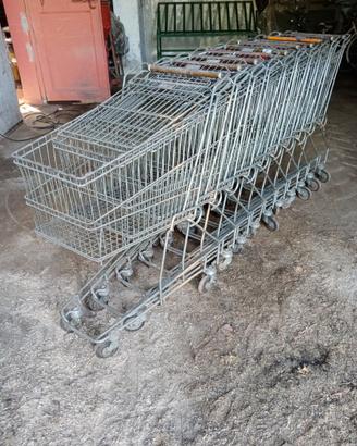 Carrelli spesa in acciaio 25 euro l'uno