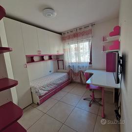 Cameretta ragazza marca "Moretti"