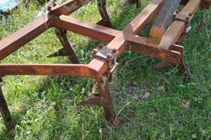 Estirpatore per trattore