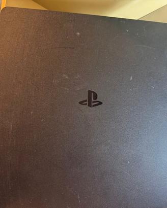 PlayStation 4 con 9 giochi 