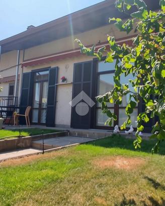 VILLA A SCHIERA A LONATE POZZOLO