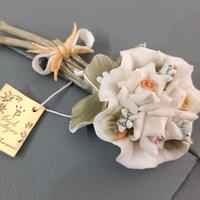 Piccolo bouquet di fiori vintage in porcellana