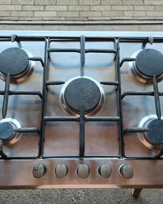 Piano cottura a 5 fornelli 