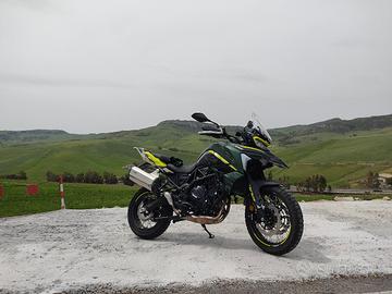 Benelli trk 702 x