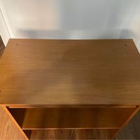 Scrivania con ripiano estraibile