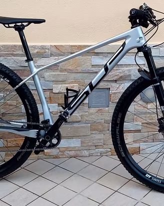 MTB carbonio da 29 - taglia M nuova