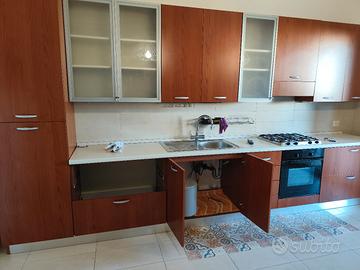 cucina completa di elettrodomestici 