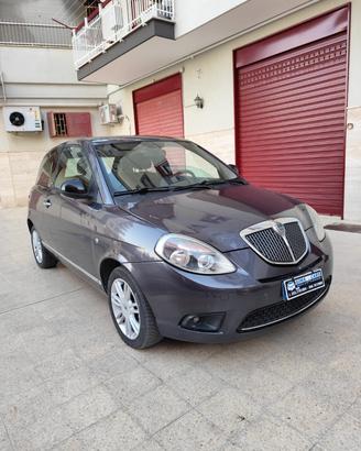 Lancia Ypsilon 1.3 MJT 75 CV Unyca