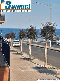 Riposto, appartamento con garage (CT)