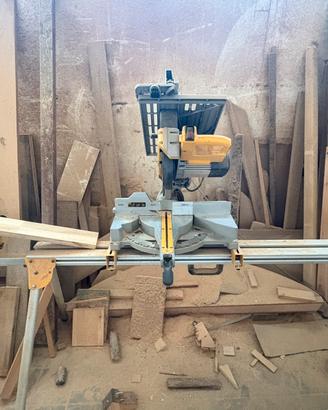 Troncatrice radiale DeWalt professionale