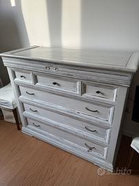 Cassettiera in stile provenzale