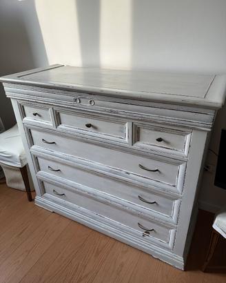 Cassettiera in stile provenzale