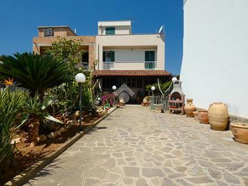 VILLA A SCHIERA A SCANZANO JONICO