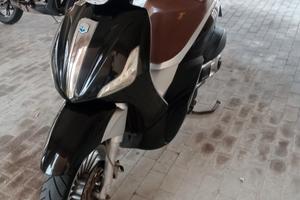 Beverly 300