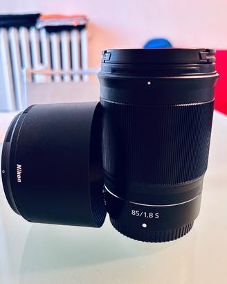 Nikon - Nikkor  85 f1,8 serie Z