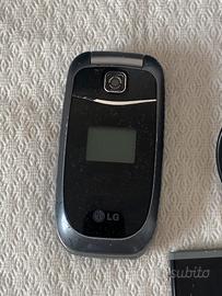 Cellulare LG e caricabatterie