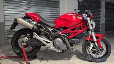 Ducati Monster 696+ - 2010