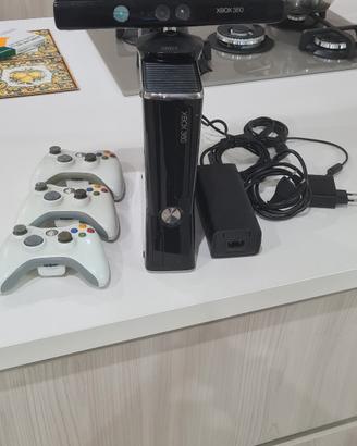 Xbox 360 Slim 250GB + Kinect + 3 Controller +gioch