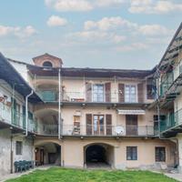 2 LOCALI A TORRE PELLICE
