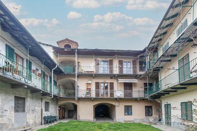 2 LOCALI A TORRE PELLICE