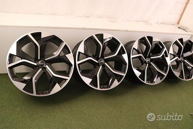 Cerchi in lega Audi RS Q8 23 ORIGINAL 4M8601025AH