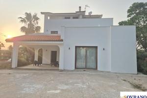 Villa con 3 unità abitative a Carini ideale per