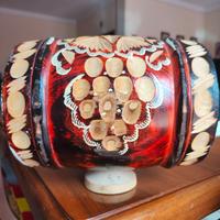 Botticella in legno intagliato 