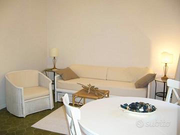 A circa 30 mt. dalla spiaggia